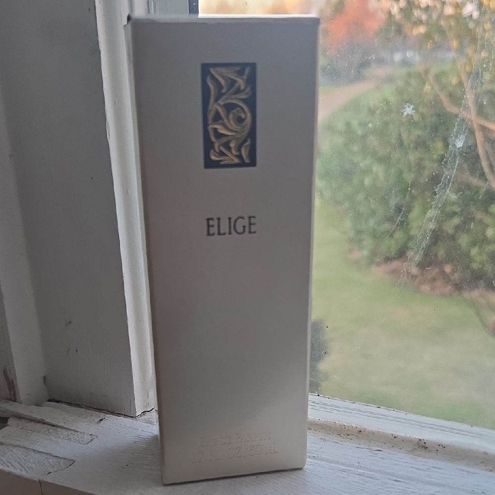 Mary Kay Elige White and Gold Fragrance Box